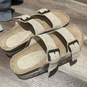 NWOT Altrd State Platform Shoes